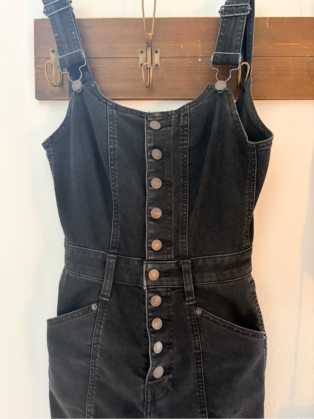 Fitted black overalls